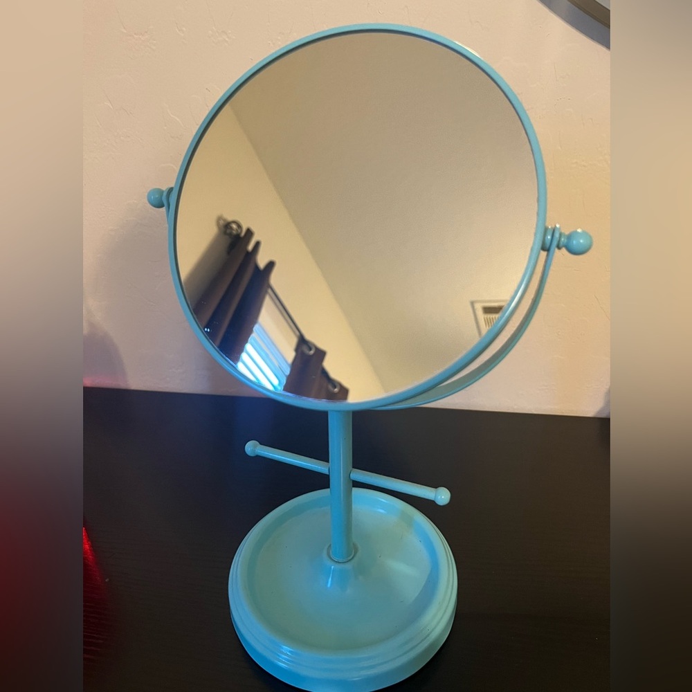 Desktop Make-Up Mirror